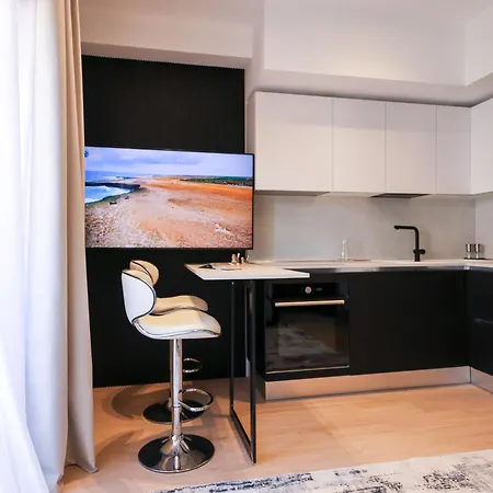 Luxury Newly Build 1br Azulis#5 - Lift - Terrace - Free Parking Lejlighed